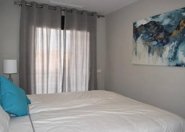 Modern With View To Gibraltar, Large Terrace And Jacuzzi Hébergement de vacances *