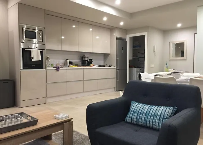 Modern With View To Gibraltar, Large Terrace And Jacuzzi Hébergement de vacances Estepona