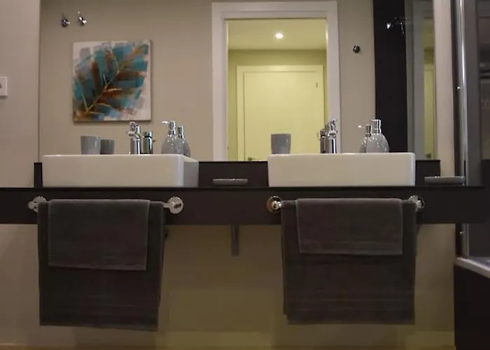 Modern With View To Gibraltar, Large Terrace And Jacuzzi Hébergement de vacances