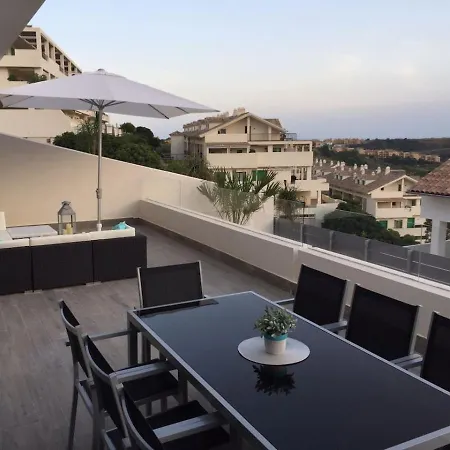 Hébergement de vacances Modern With View To Gibraltar, Large Terrace And Jacuzzi Estepona