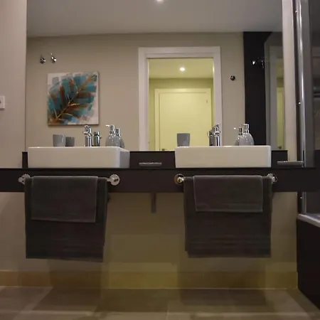 Modern With View To Gibraltar, Large Terrace And Jacuzzi Сasa de vacaciones